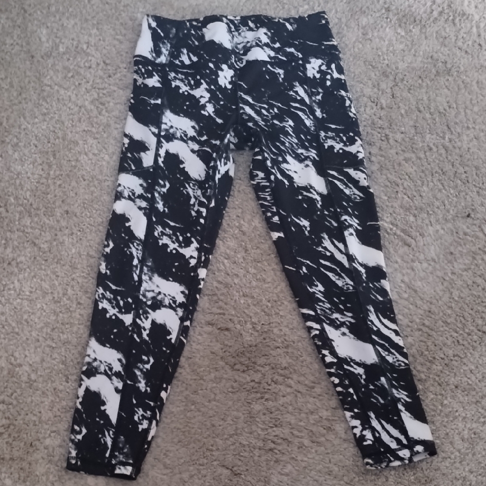 Black and White Patterned Leggings